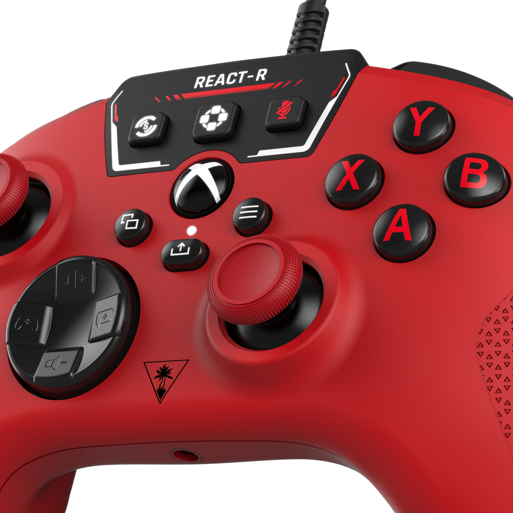 Ein roter Controller mit schwarzen Akzenten. Mit Tasten Y, X, B, A.