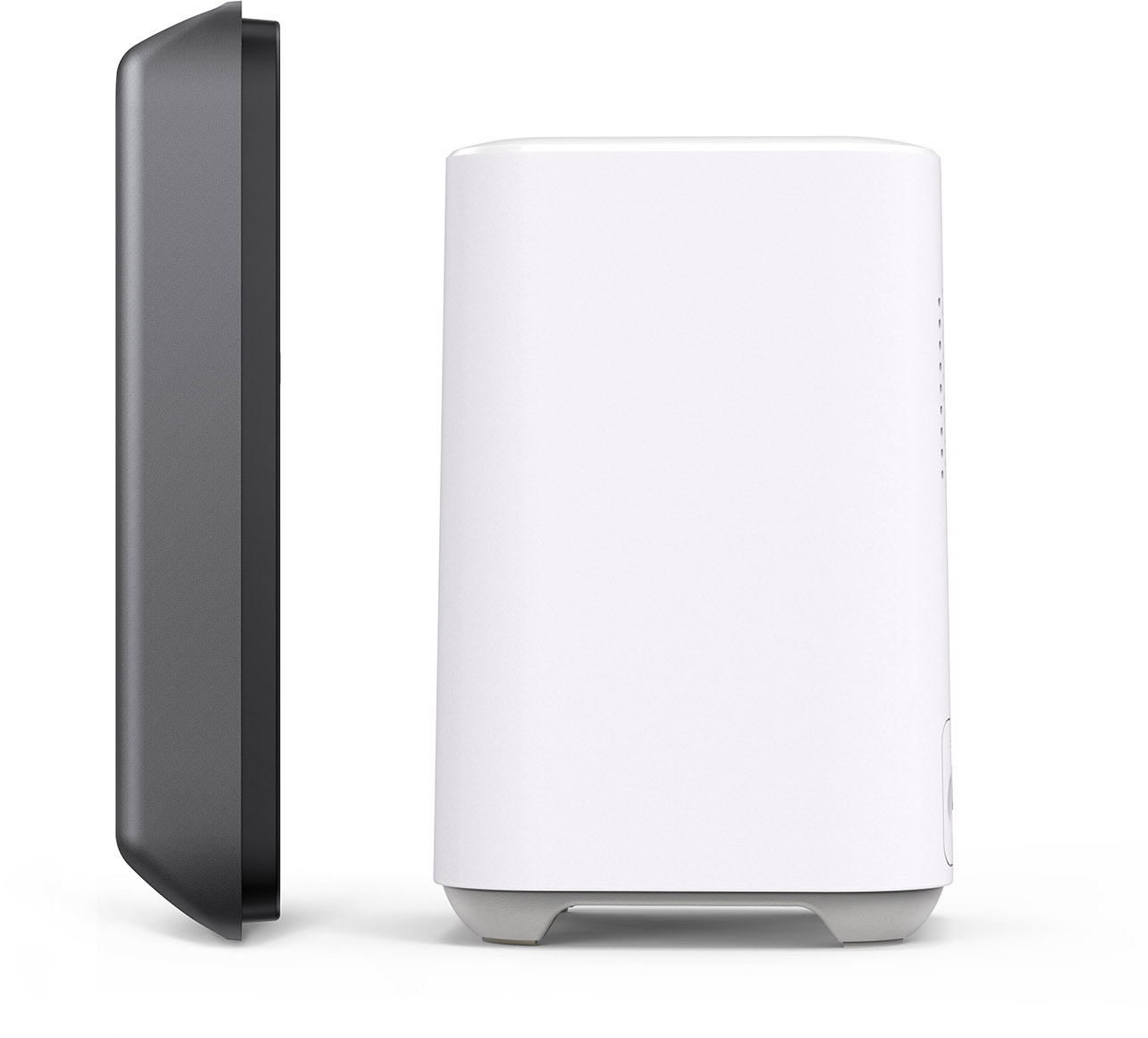 Router i widok z boku urządzenia, oba białe i na białym tle.