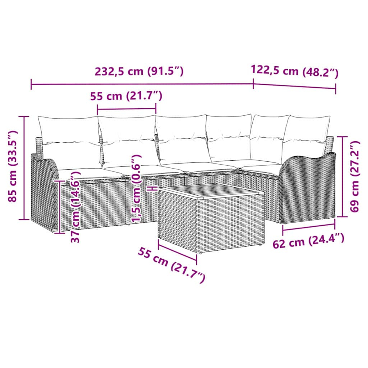 Ein Korbmöbel-Sofa mit weißen Kissen und einem Tisch. Abmessungen sind beschriftet. Der Hintergrund ist weiß.