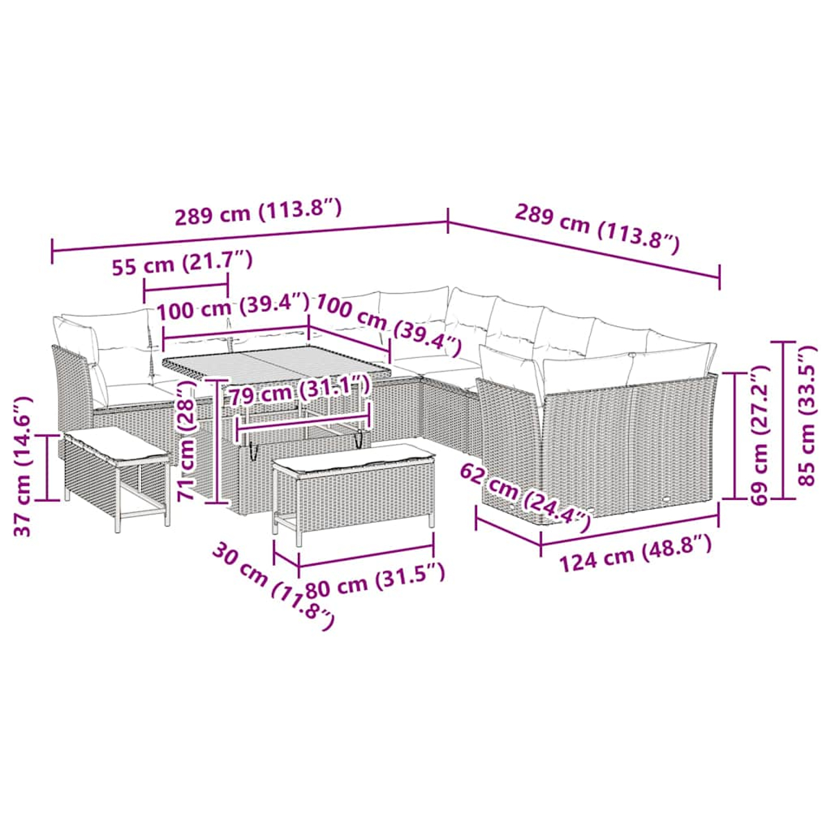 Ein Outdoor-Möbelset mit Sofas, einem Tisch und kleinen Tischen. Beiges Korbgeflecht und weiße Kissen. Maße gezeigt.