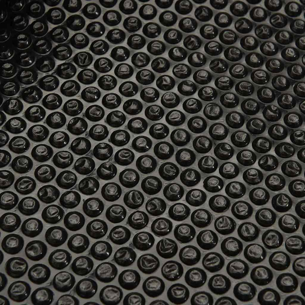 Nahaufnahme eines schwarzen Luftpolsterfolienmaterials.