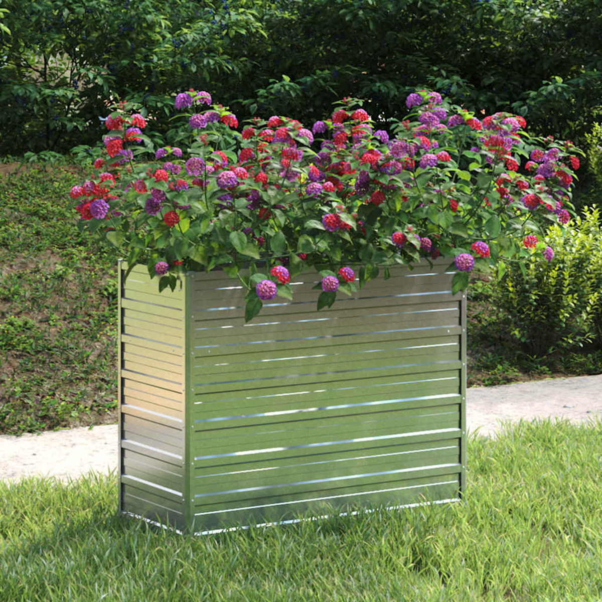 Eine rechteckige Metall-Pflanzkasten gefüllt mit Blumen. Der Pflanzer ist silberfarben und hat horizontale Linien.