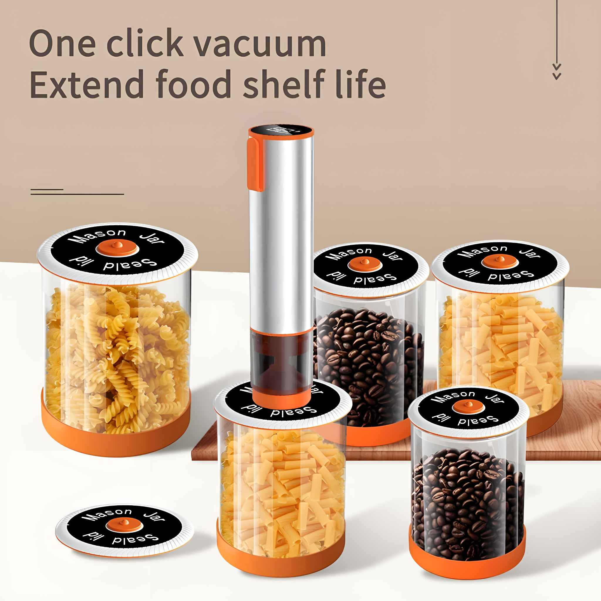 Vakuumiergerät mit Gläsern mit Nudeln und Bohnen. Das Produkt ist orange und silber. Die Gläser sind klar mit schwarzen Deckeln.