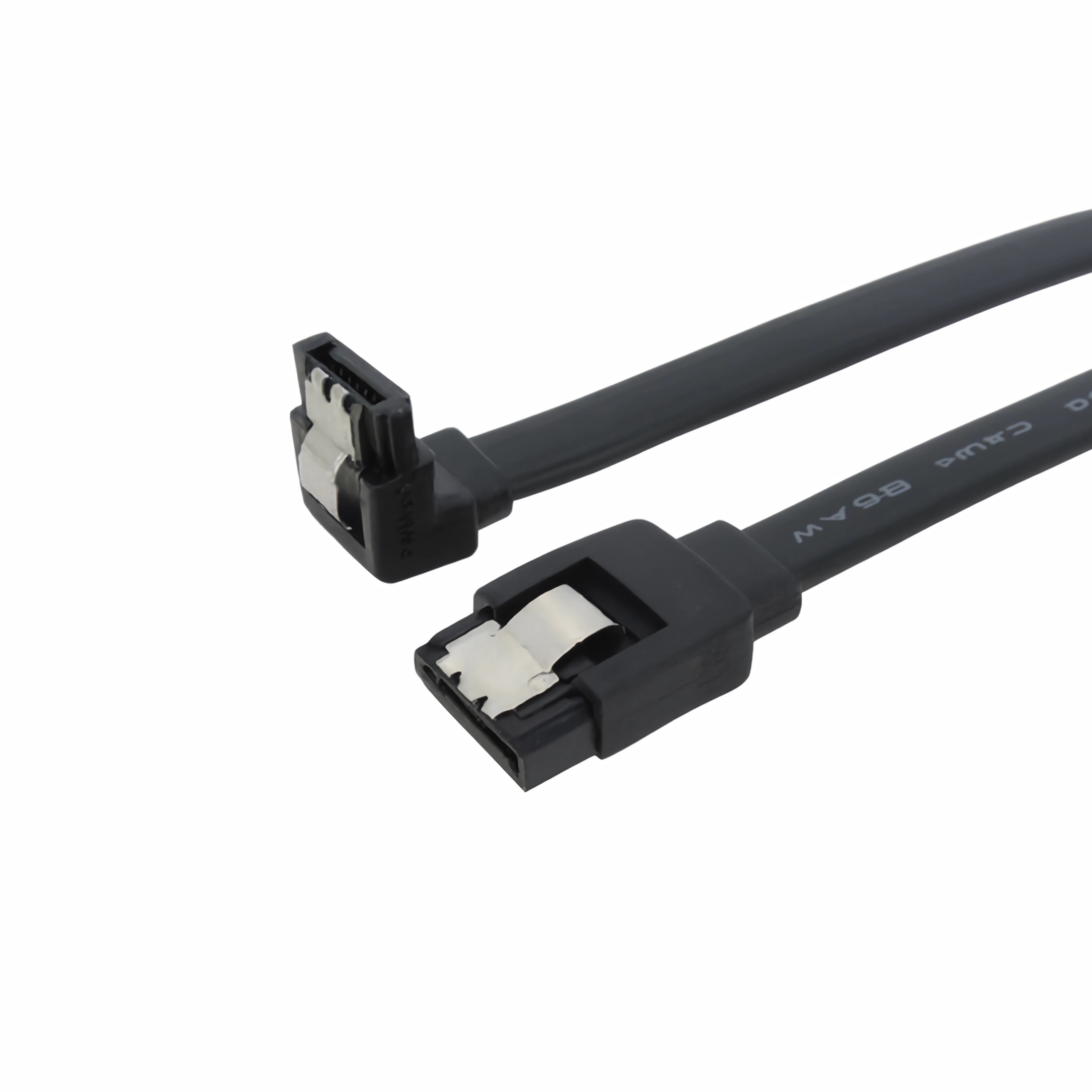 Zwei schwarze SATA-Kabel mit Anschlüssen, abgewinkelt und gerade, auf weißem Hintergrund.