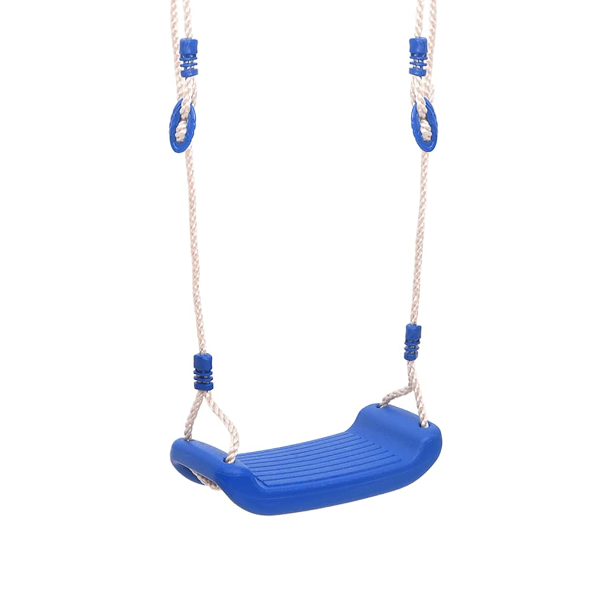 Ein blauer Schaukel Sitz, der an zwei Seilen hängt. Die Seile haben blaue Stopper und sind auf weißem Grund.