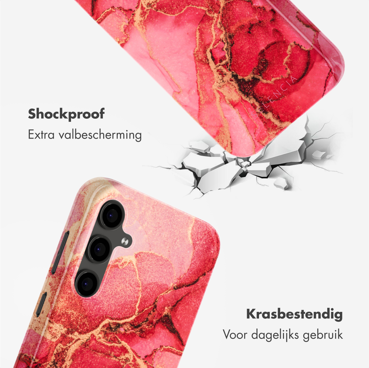 Een telefoonhoesje met een rood en goud marmerontwerp valt, naast gebroken witte tegels.