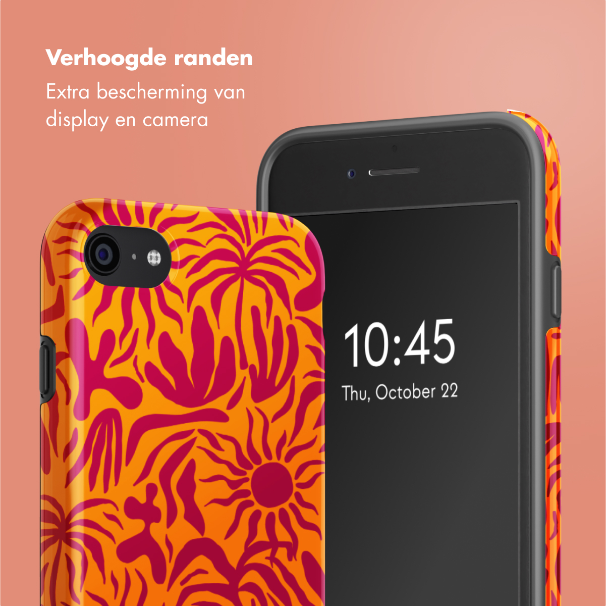 Een telefoonhoesje met een oranje en rood bloemenontwerp staat naast een telefoon met 10:45, 22 oktober.