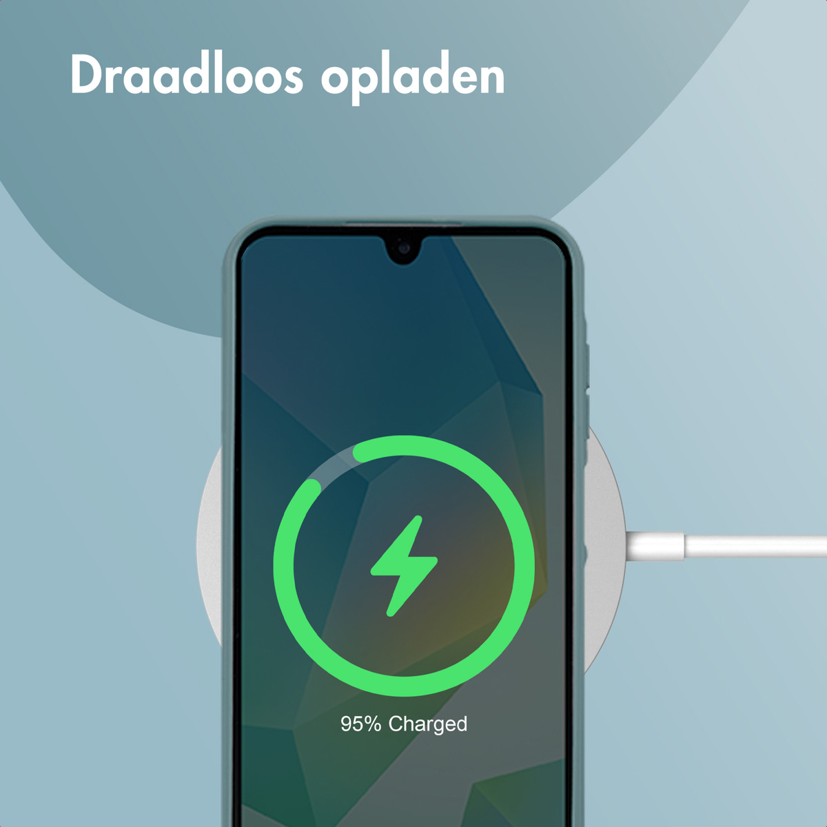 Telefono in carica wireless, con icona fulmine verde e batteria al 95%.