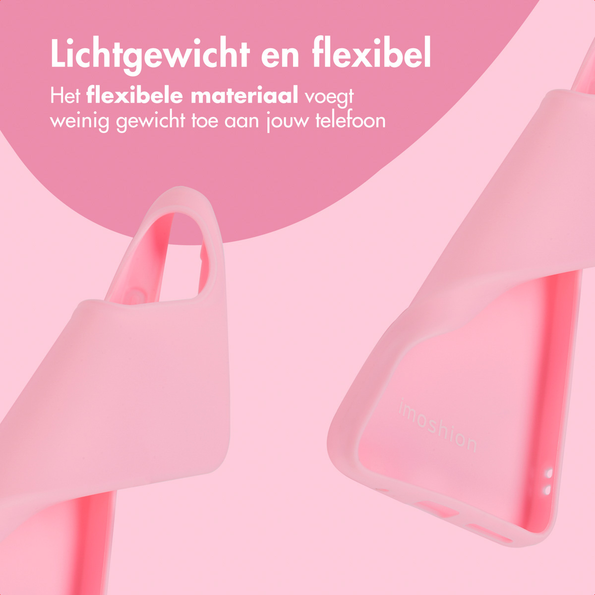 Twee roze telefoonhoesjes naast elkaar. De hoesjes zijn leeg en gemaakt van een flexibel materiaal.