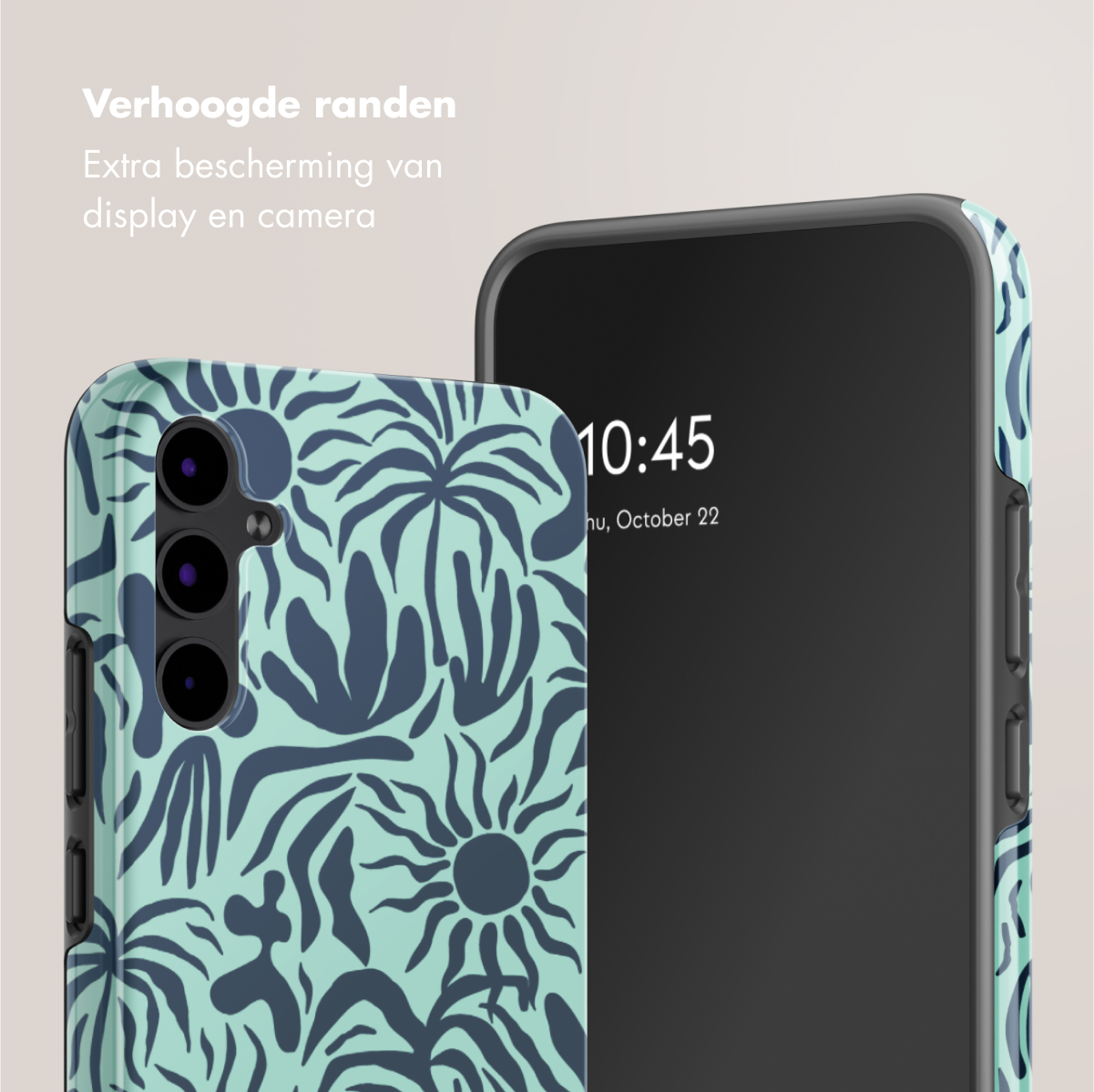 Telefoonhoesje met een blauw bloemenpatroon en een telefoon met de tijd 10:45 op het scherm.
