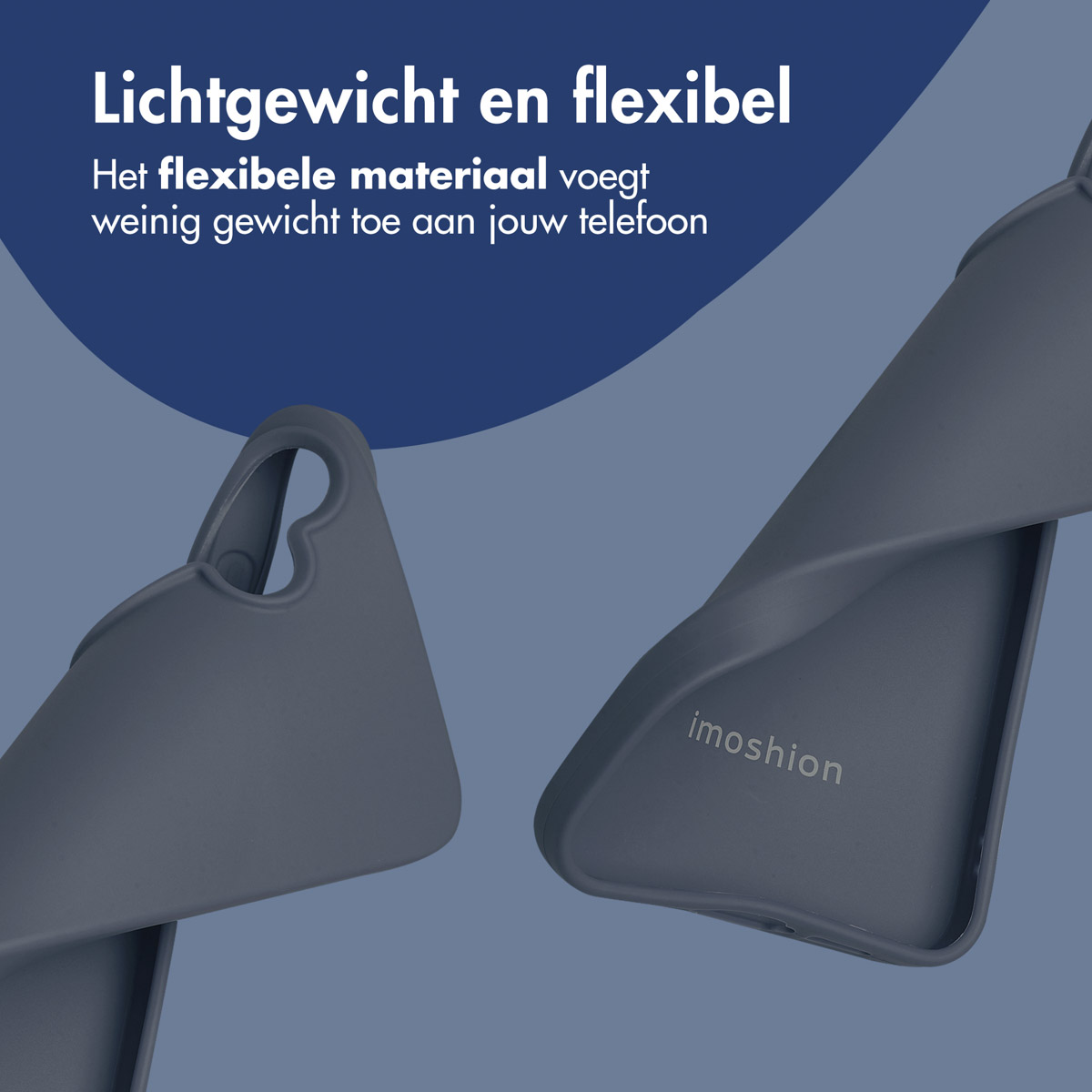 Twee telefoonhoesjes. Tekst: lichtgewicht en flexibel. De hoes is grijs en de achtergrond blauw.