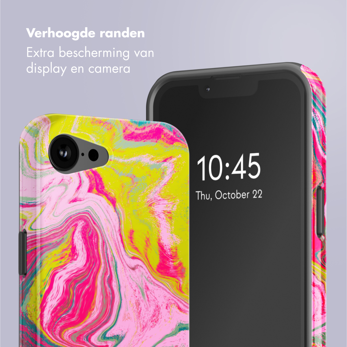 Un téléphone avec une coque colorée affiche l'heure. Un second téléphone à côté.