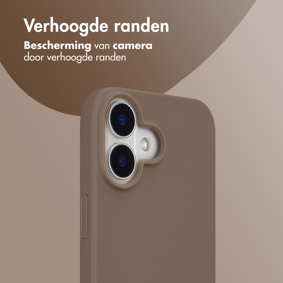 Close-up van een telefooncamera, met verhoogde randen op een bruine telefoonhoes.