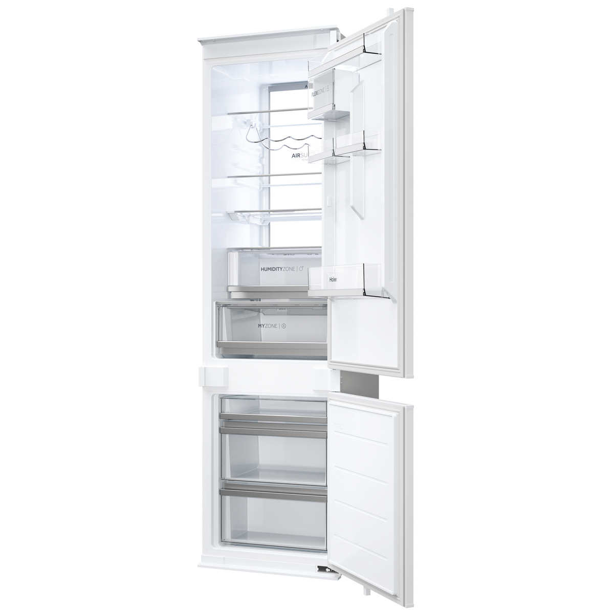 Interior de refrigerador blanco con puertas abiertas, varios estantes visibles. Cajones inferiores abiertos.