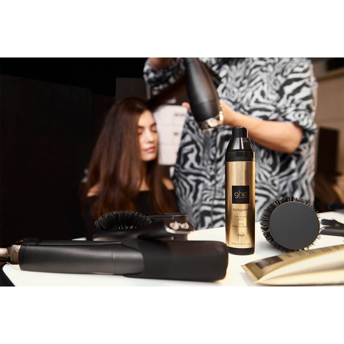 Product placement GHD in un salone.