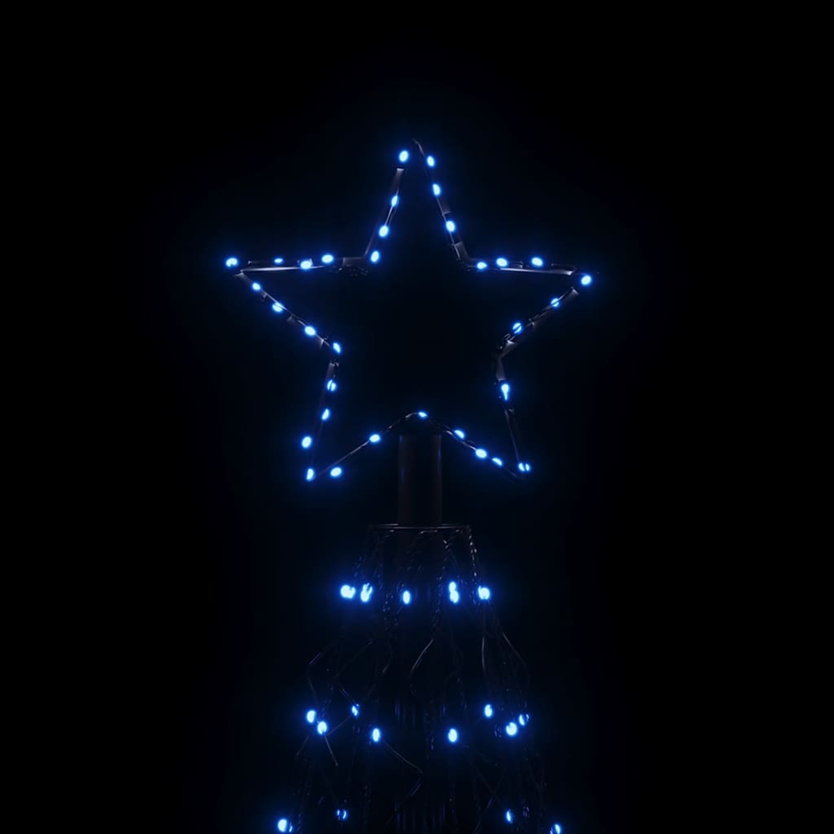 Nahaufnahme eines sternförmigen Lichts auf einem Weihnachtsbaum mit blauen Lichtern.