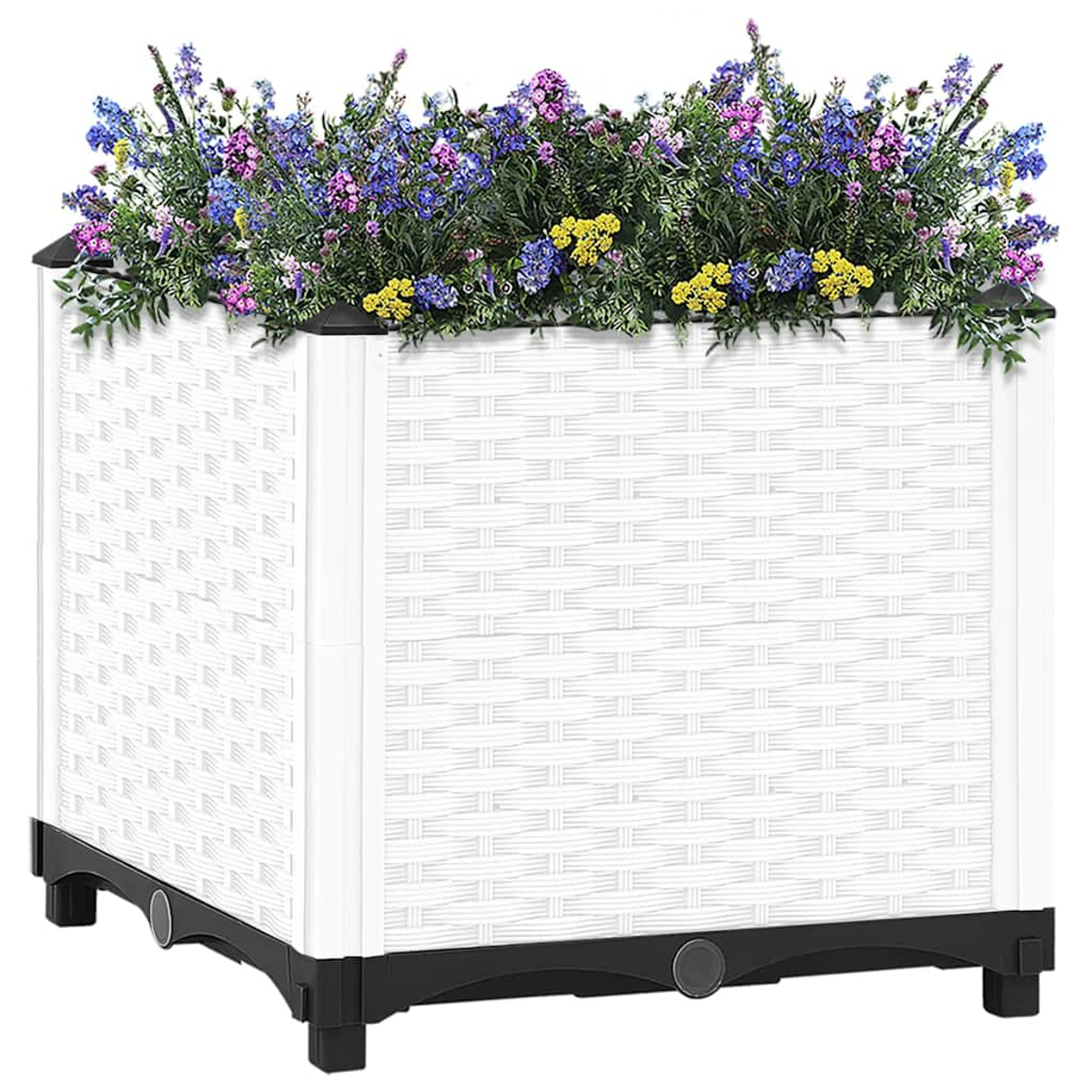 Weißer Pflanztopf mit gewebter Textur, gefüllt mit bunten Blumen verschiedener Arten. Der Pflanztopf ist schwarz.