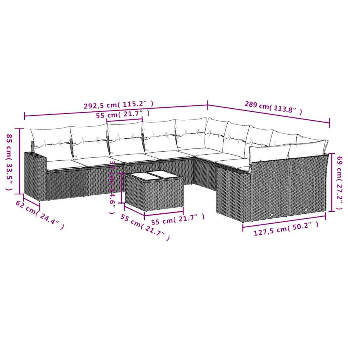 Ein L-förmiges Outdoor-Ecksofa mit beschrifteten Maßen, das Korbgeflechtstruktur und weiße Kissen zeigt.