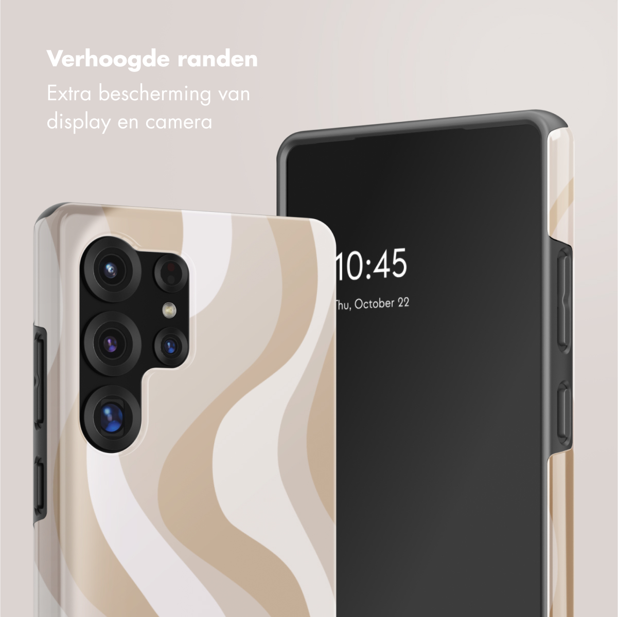 Telefoonhoesjes met beige golvend patroon. Een telefoonscherm is zichtbaar met de tijd 10:45.