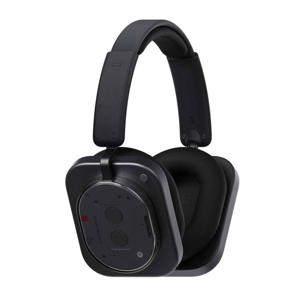 Czarne słuchawki. Widok pod kątem. Widoczne nauszniki i pałąk. Tło jest czarne.