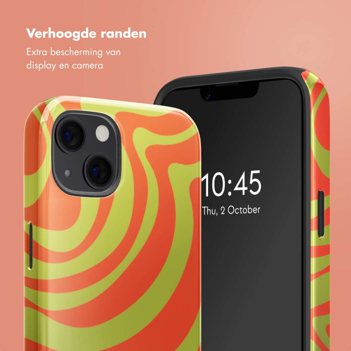 Un téléphone affichant l'heure 10h45 se trouve à côté d'une coque de téléphone orange et verte tourbillonnante.
