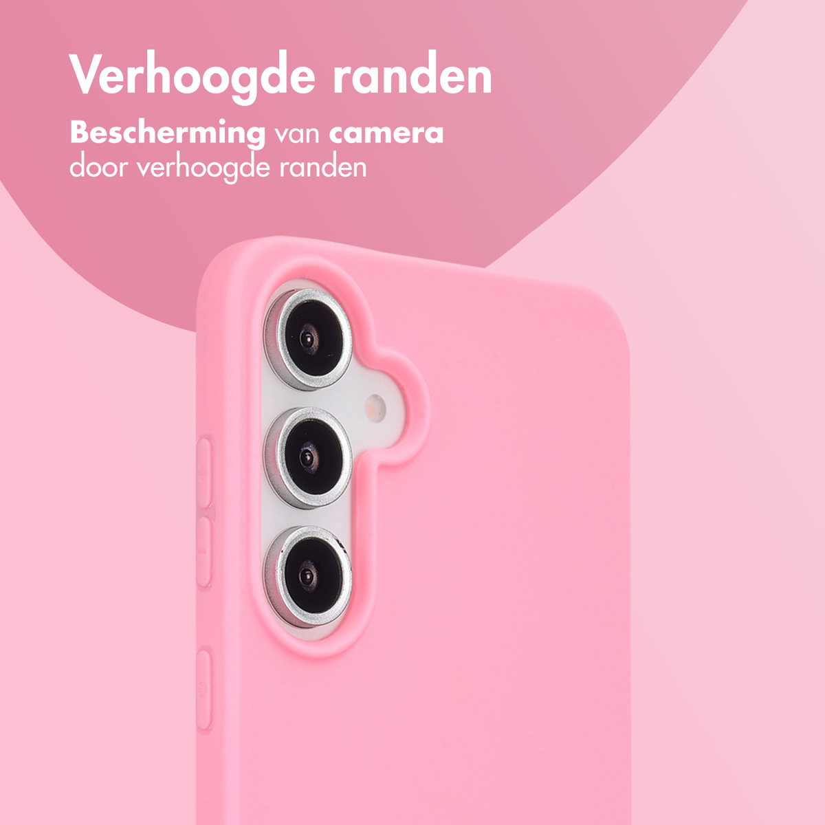 Close-up van een roze telefoonhoesje met zichtbare camera, op een gradiënt achtergrond.