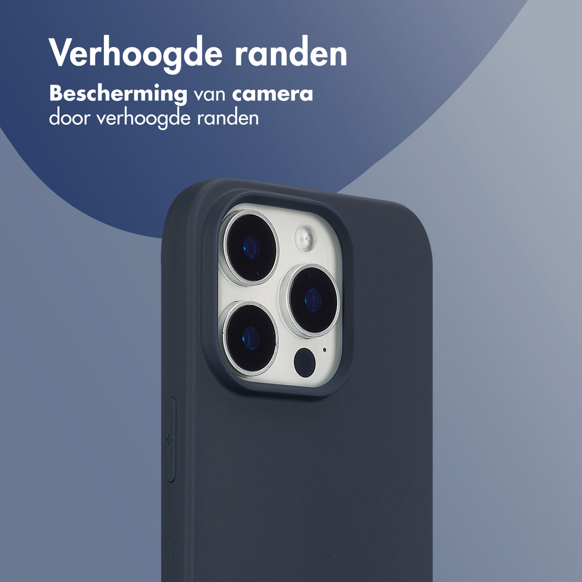 Gros plan d'une coque de téléphone bleu foncé. La coque possède une découpe pour la caméra.