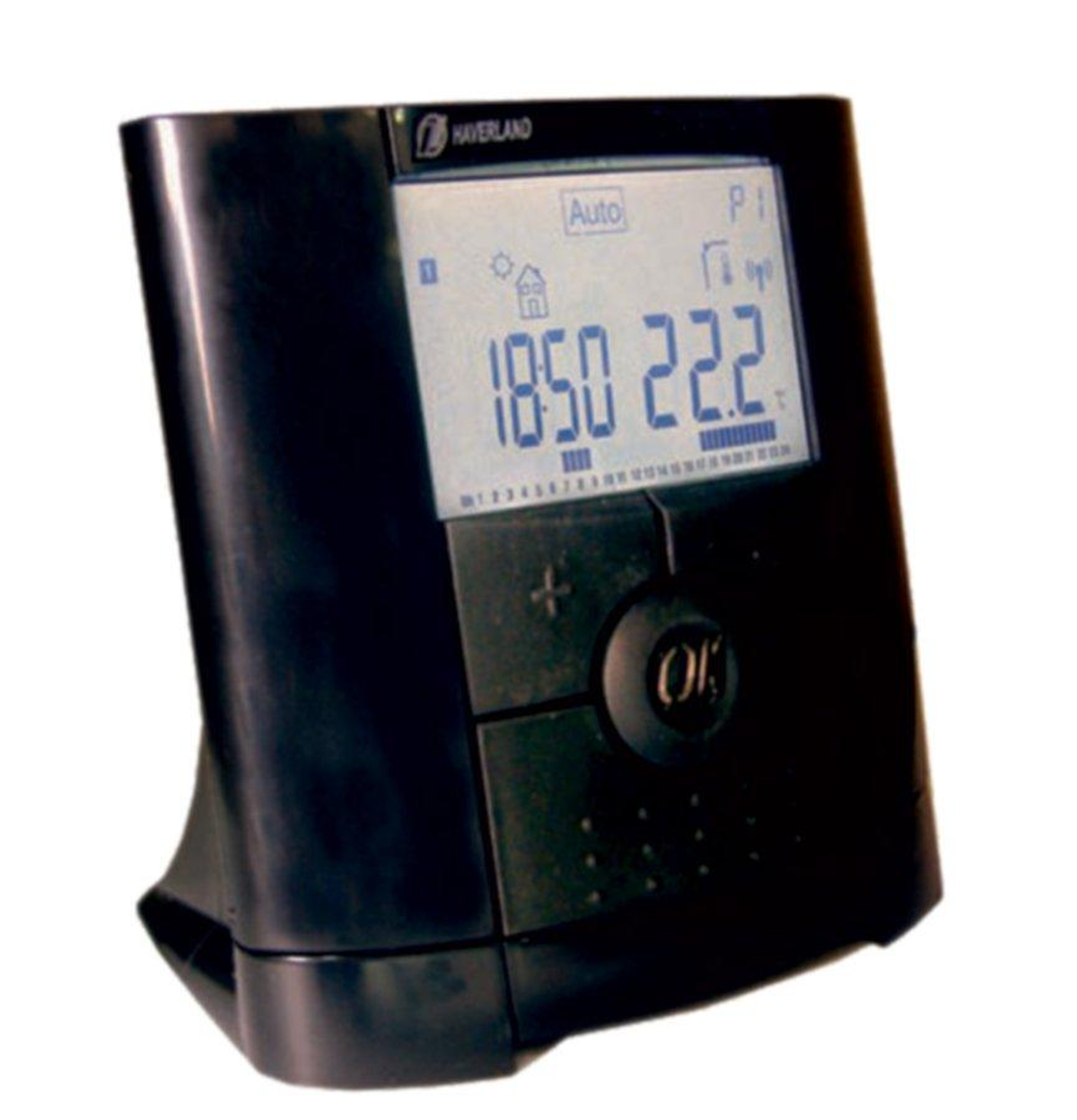 Czarny cyfrowy panel sterowania grzejnika elektrycznego Haverland. Wyświetla czas i temperaturę.