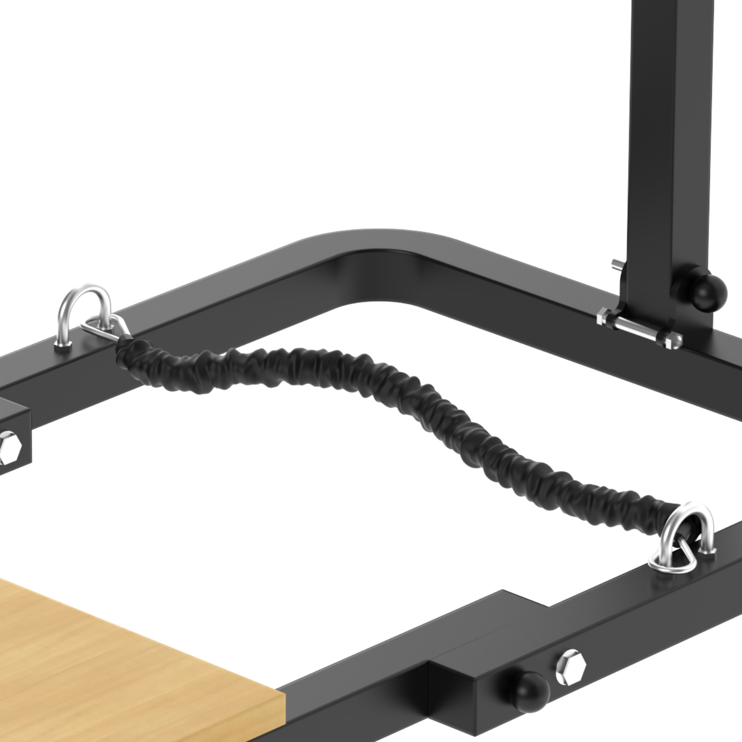 Close-up van een zwart metalen frame met een houten platform en een zwarte elastische band.
