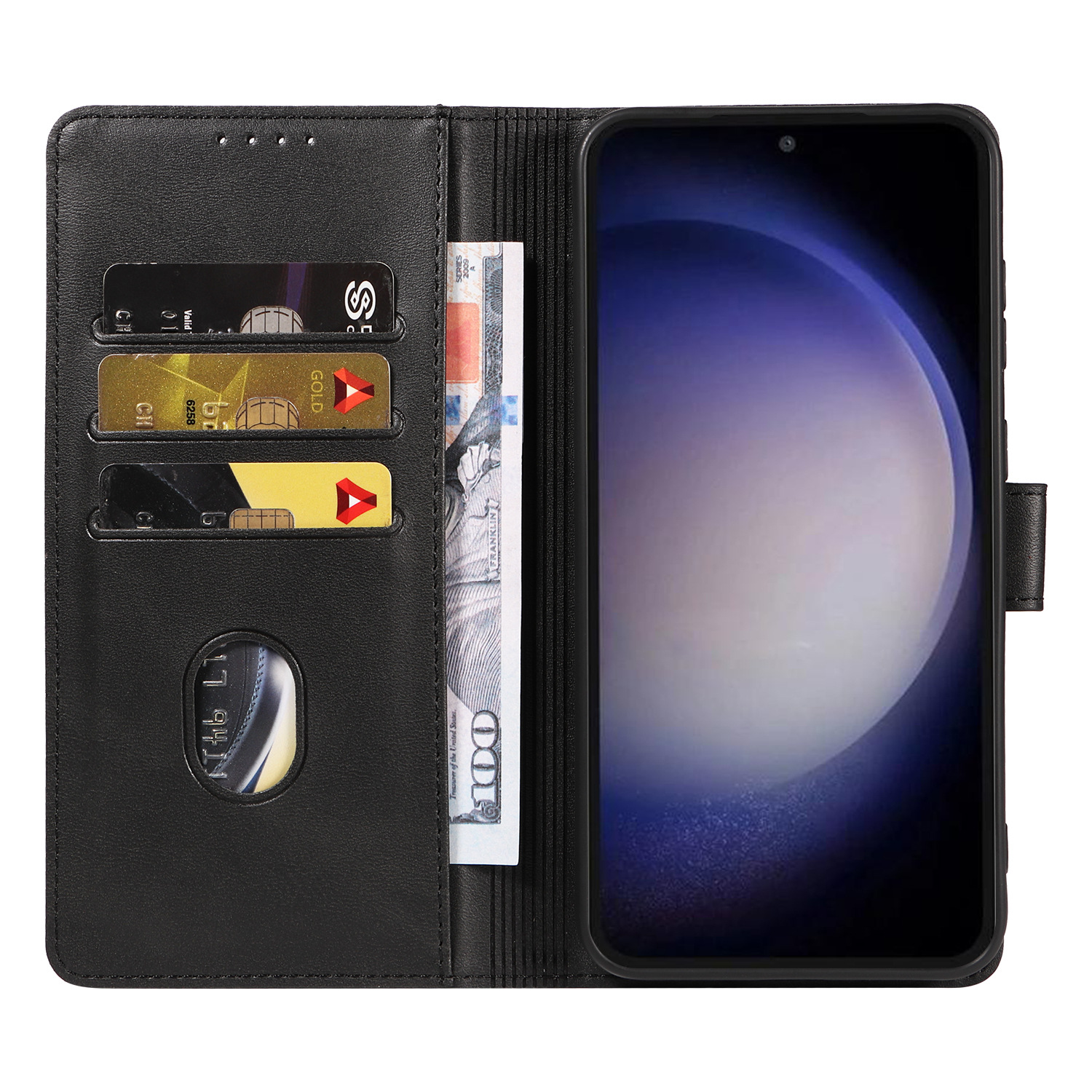 Eine geöffnete schwarze Brieftasche mit Kreditkarten und einem 100-Dollar-Schein, mit einem Telefon auf der anderen Seite.