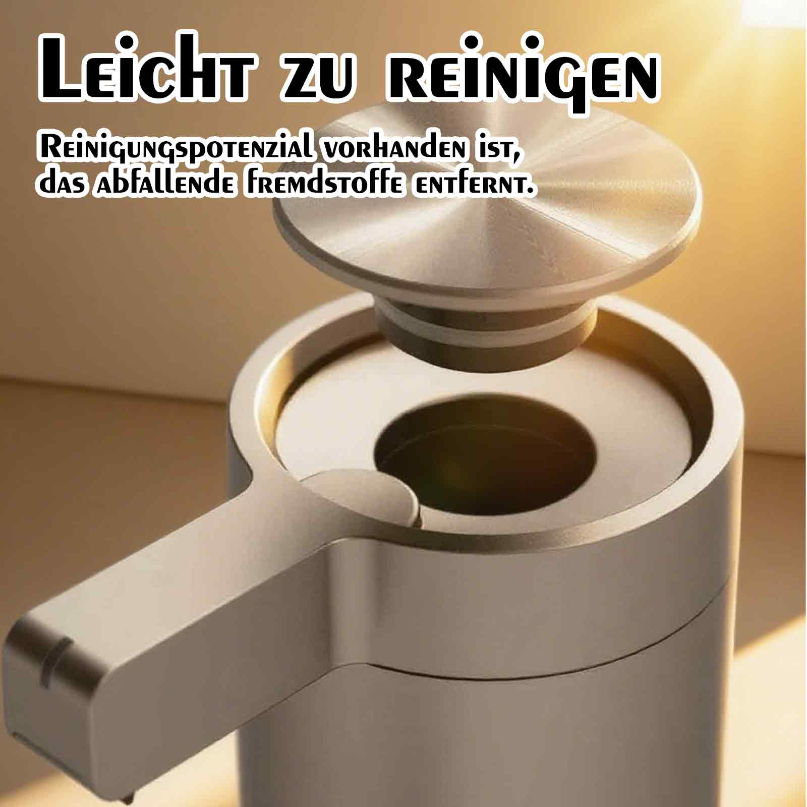 Nahaufnahme eines silbernen Seifenspenders mit Text. Die Oberseite ist rund und glänzend.