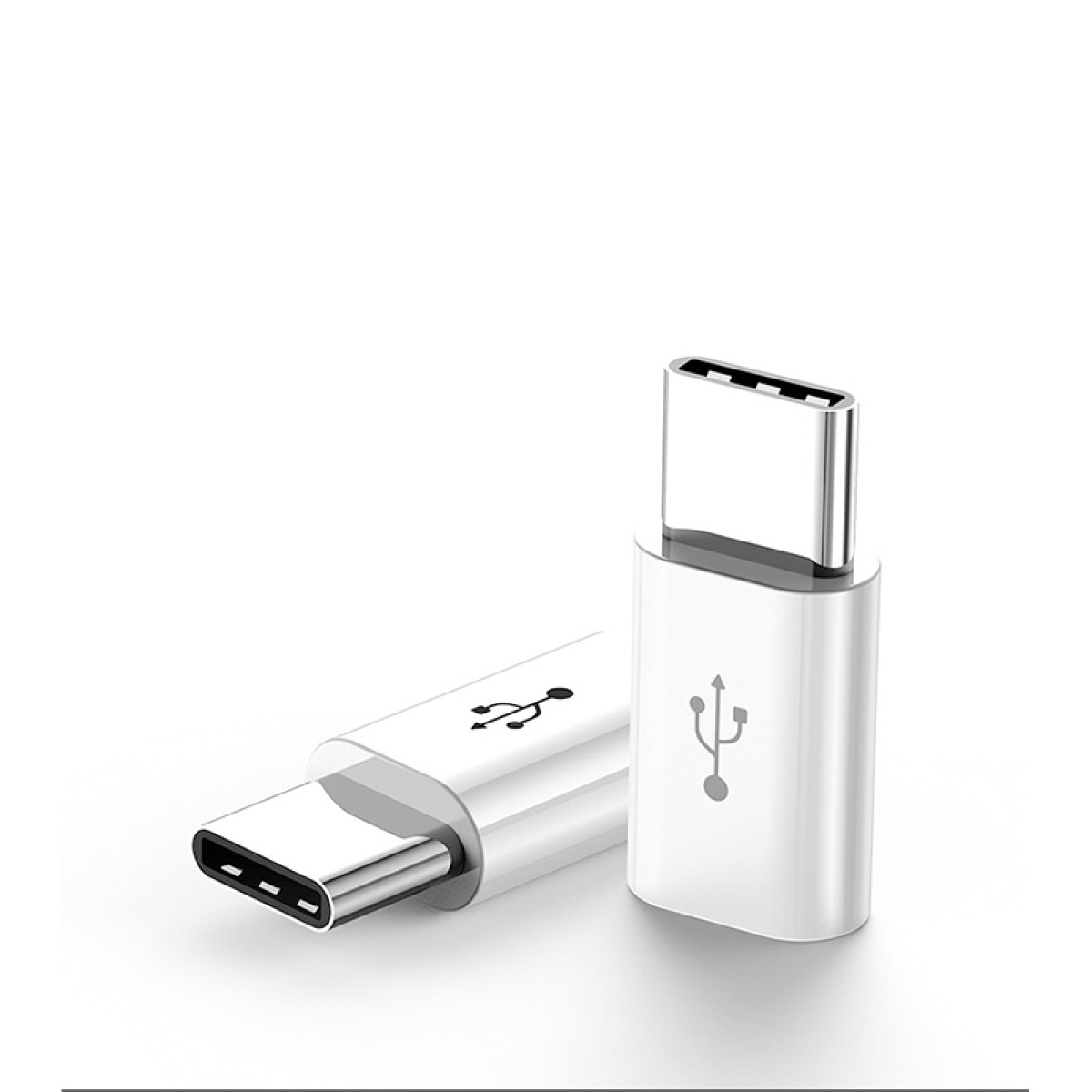 Zwei weiße USB-C-Adapter. Der obere Teil ist silber. Das USB-Symbol ist sichtbar.