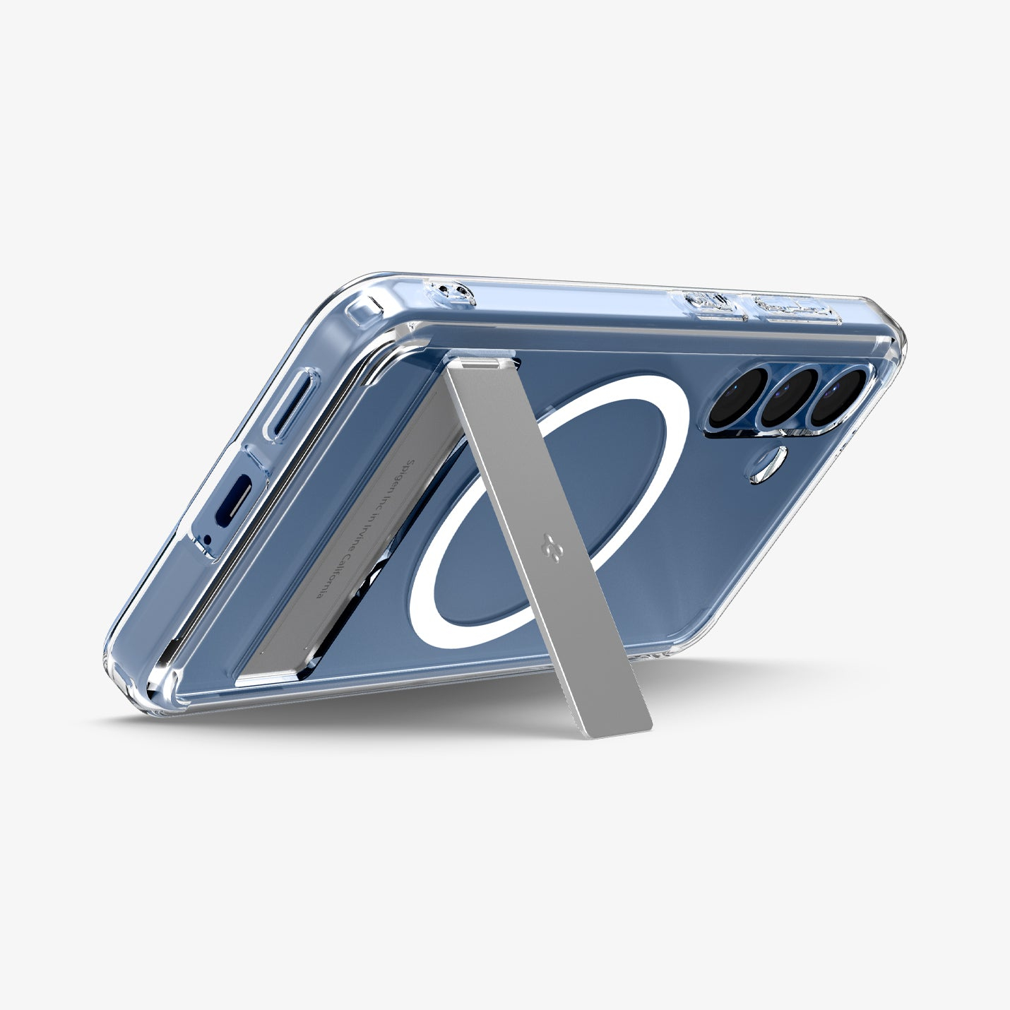 Ein Telefon mit transparenter Hülle, drei Kameras, weißem Ring und Ständer, angewinkelte Ansicht.