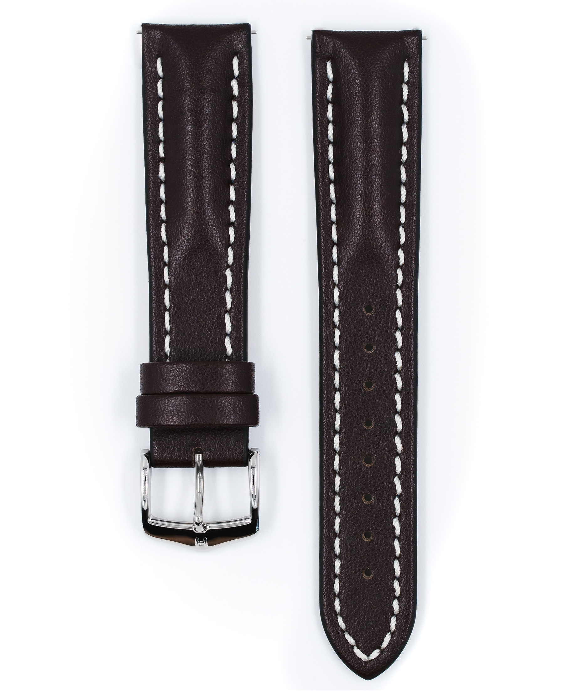 Dunkelbraunes Lederarmband mit weißen Nähten und silberner Schnalle. Weißer Hintergrund.