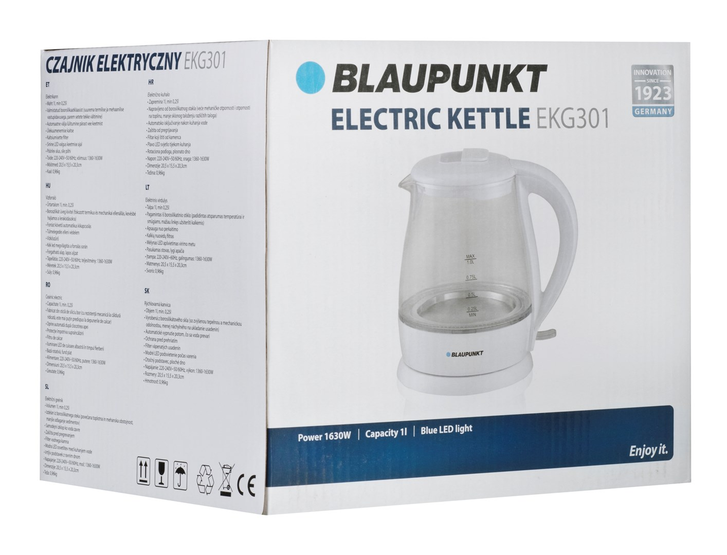 Białe pudełko ze zdjęciem czajnika. Tekst na pudełku to BLAUPUNKT ELECTRIC KETTLE EKG301.