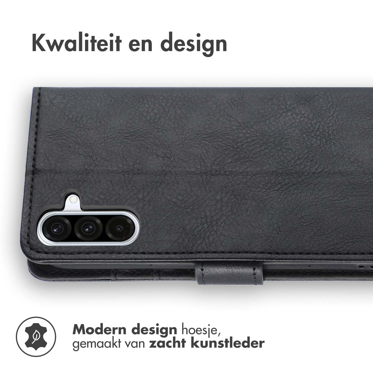 Étui de téléphone en cuir noir, montrant l'arrière avec module caméra et texte.