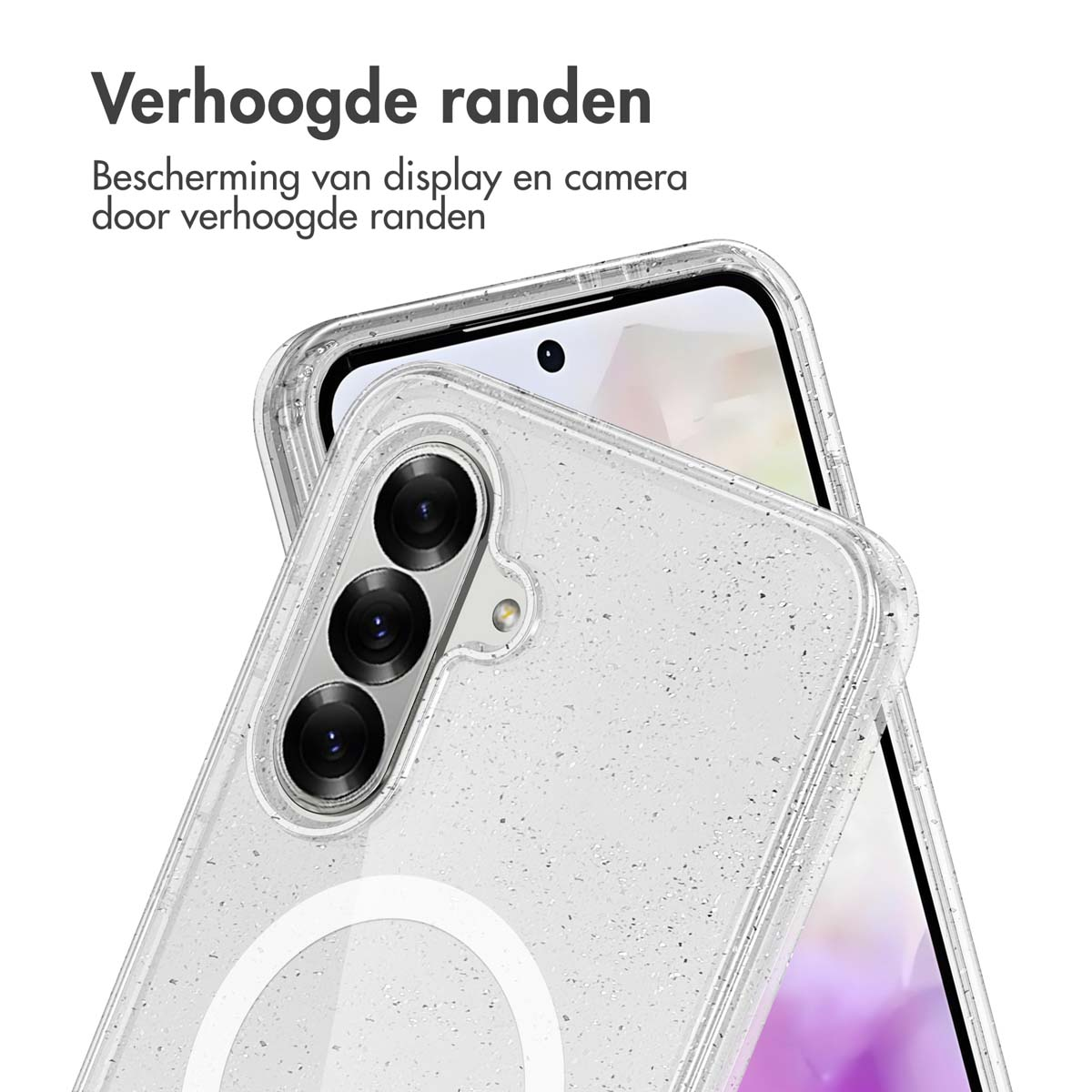 Un téléphone dans un étui transparent avec des paillettes et des bords surélevés. Le fond est blanc.
