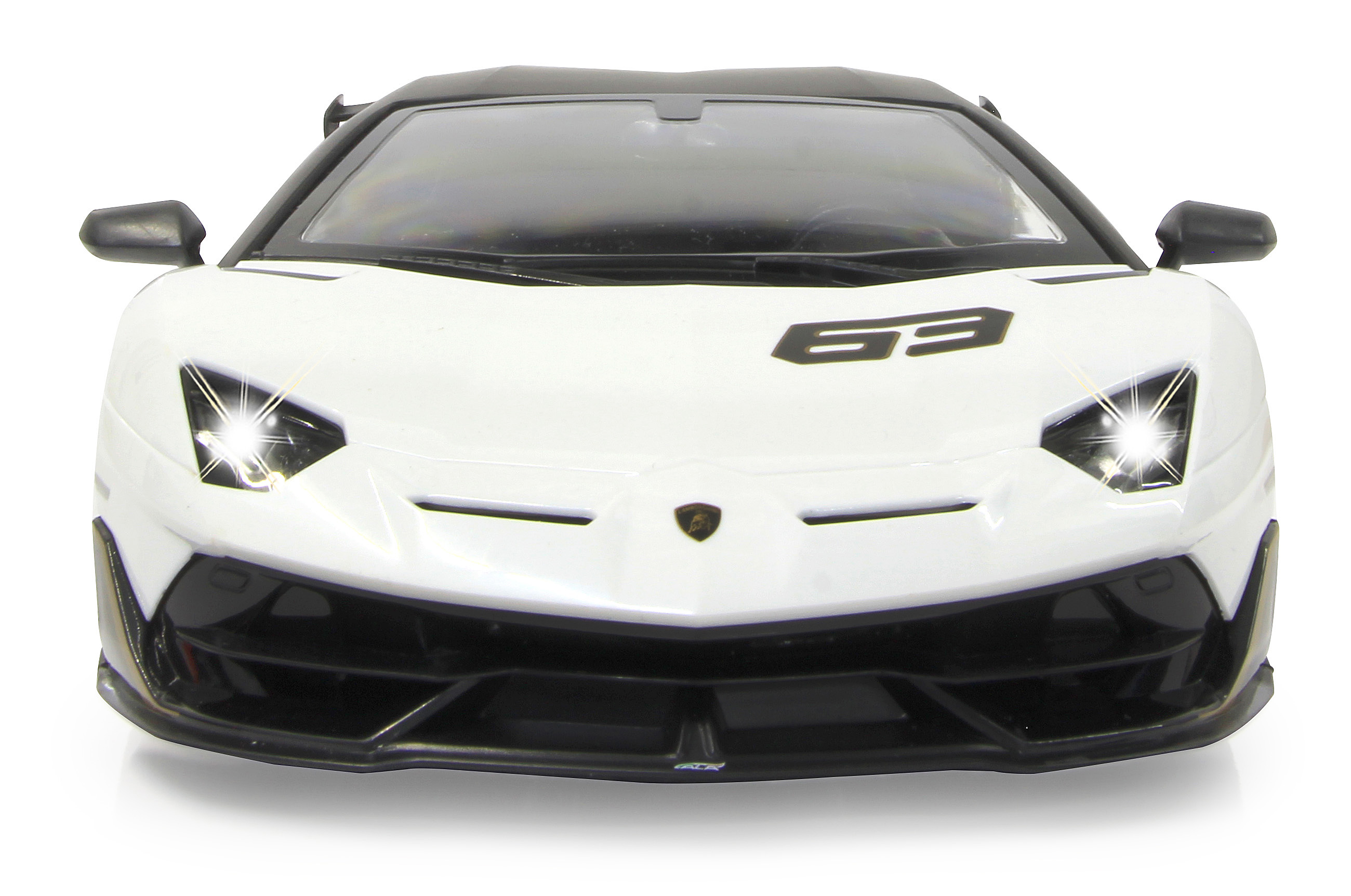 Coche modelo Lamborghini Aventador SVJ blanco desde el frente.