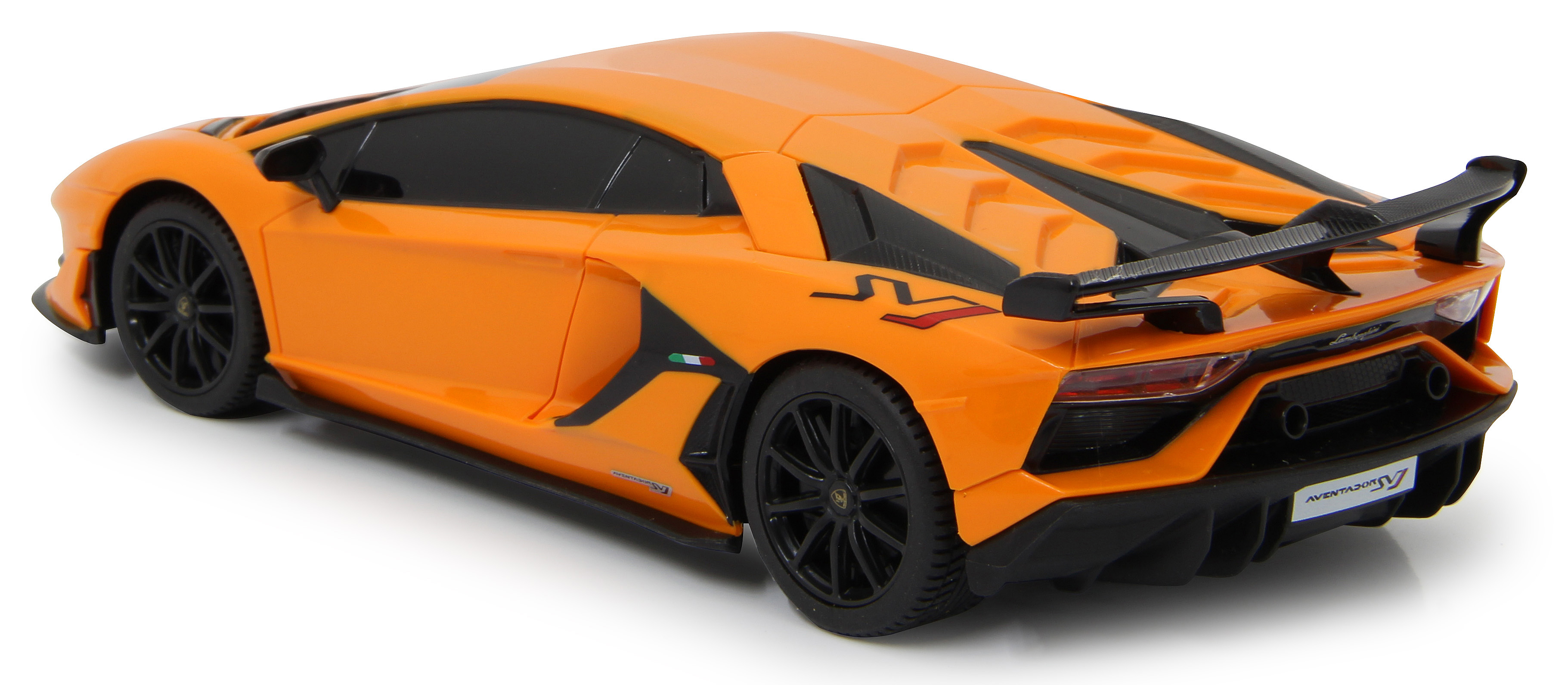 Un coche modelo Lamborghini Aventador SVJ naranja. Las ruedas son negras.