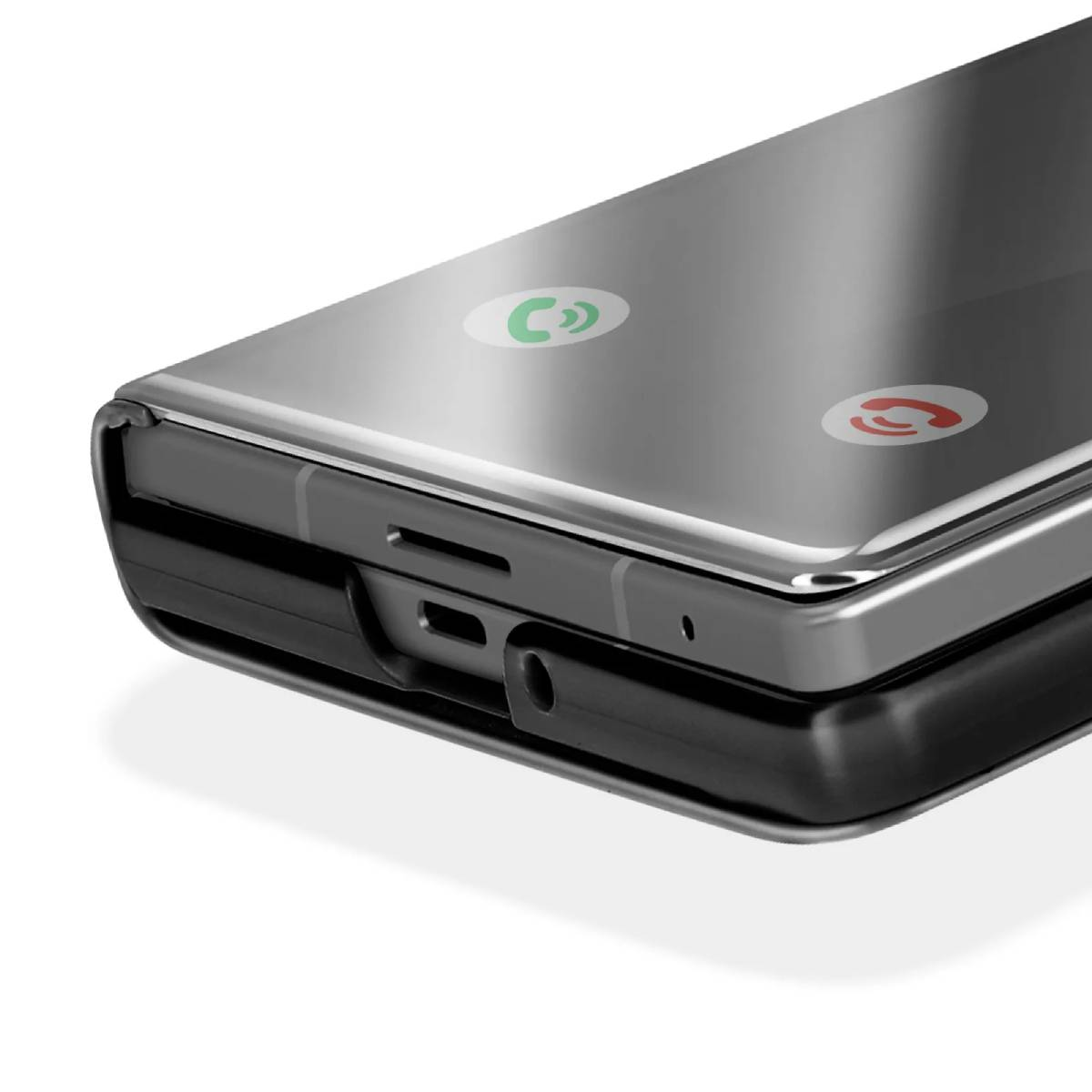 Een telefoon met een hoesje met belknoppen. De telefoon is opgevouwen.