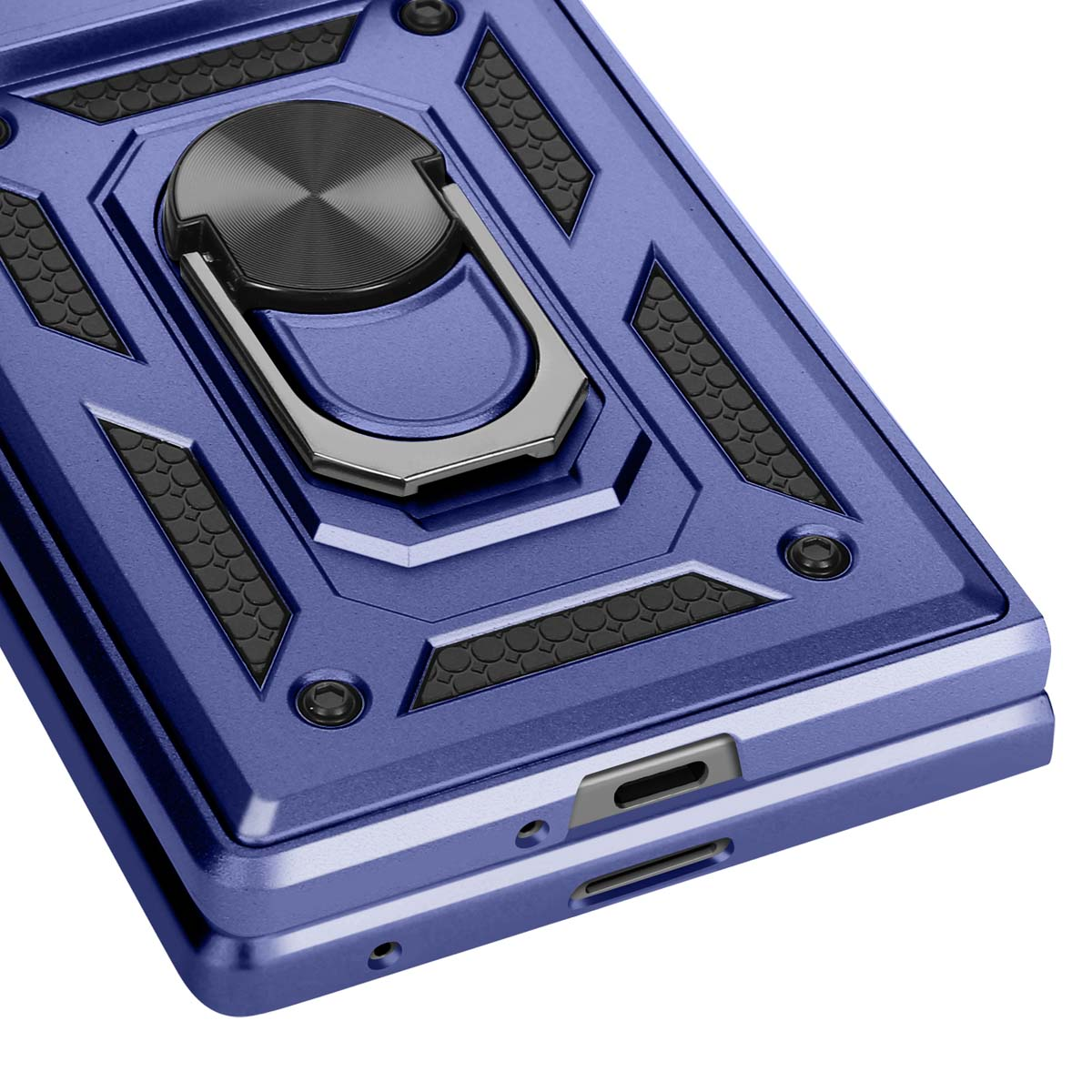 Een close-up van een blauwe telefoonhoes met een ringhouder, met gestructureerde designelementen.