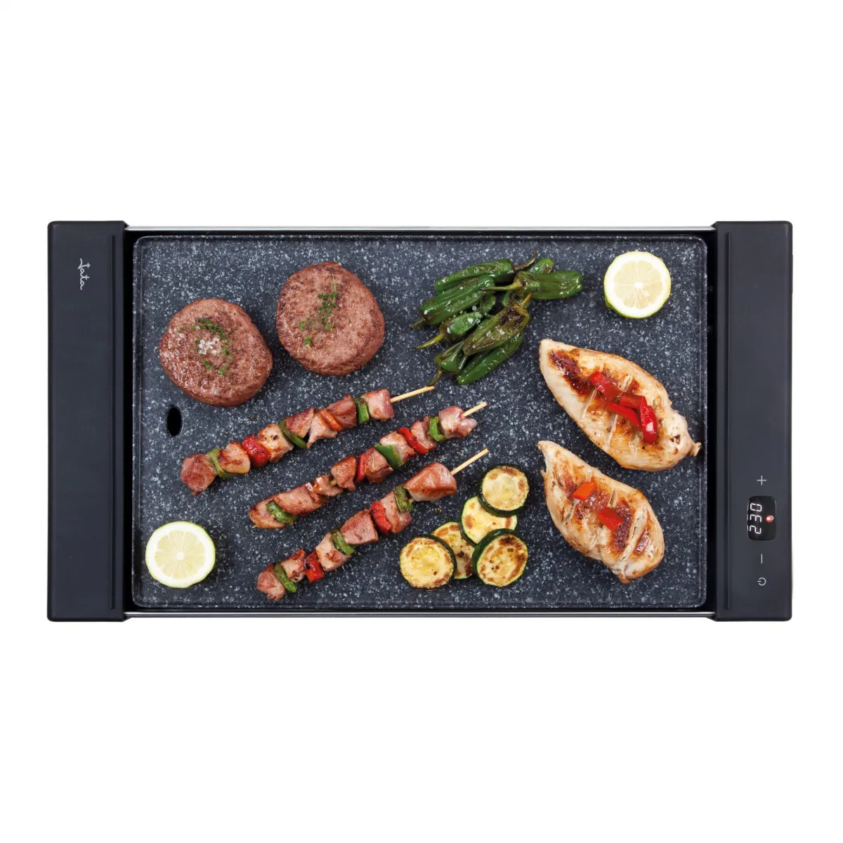 Una griglia elettrica nera con cibo cotto: hamburger, kebab, pollo e verdure. Il cibo grigliato è visibile.