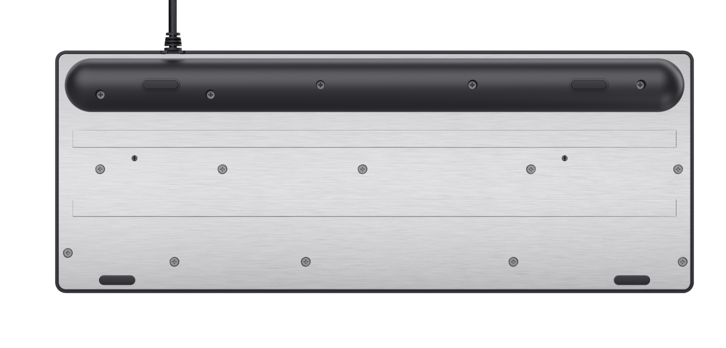 Spód klawiatury. Klawiatura jest srebrna i czarna, widoczne są śruby. Podłączony jest kabel.