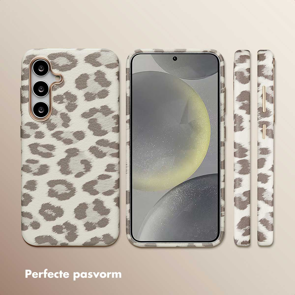 Drie telefoonhoesjes met een luipaardpatroon. Drie verschillende aanzichten van de hoes.