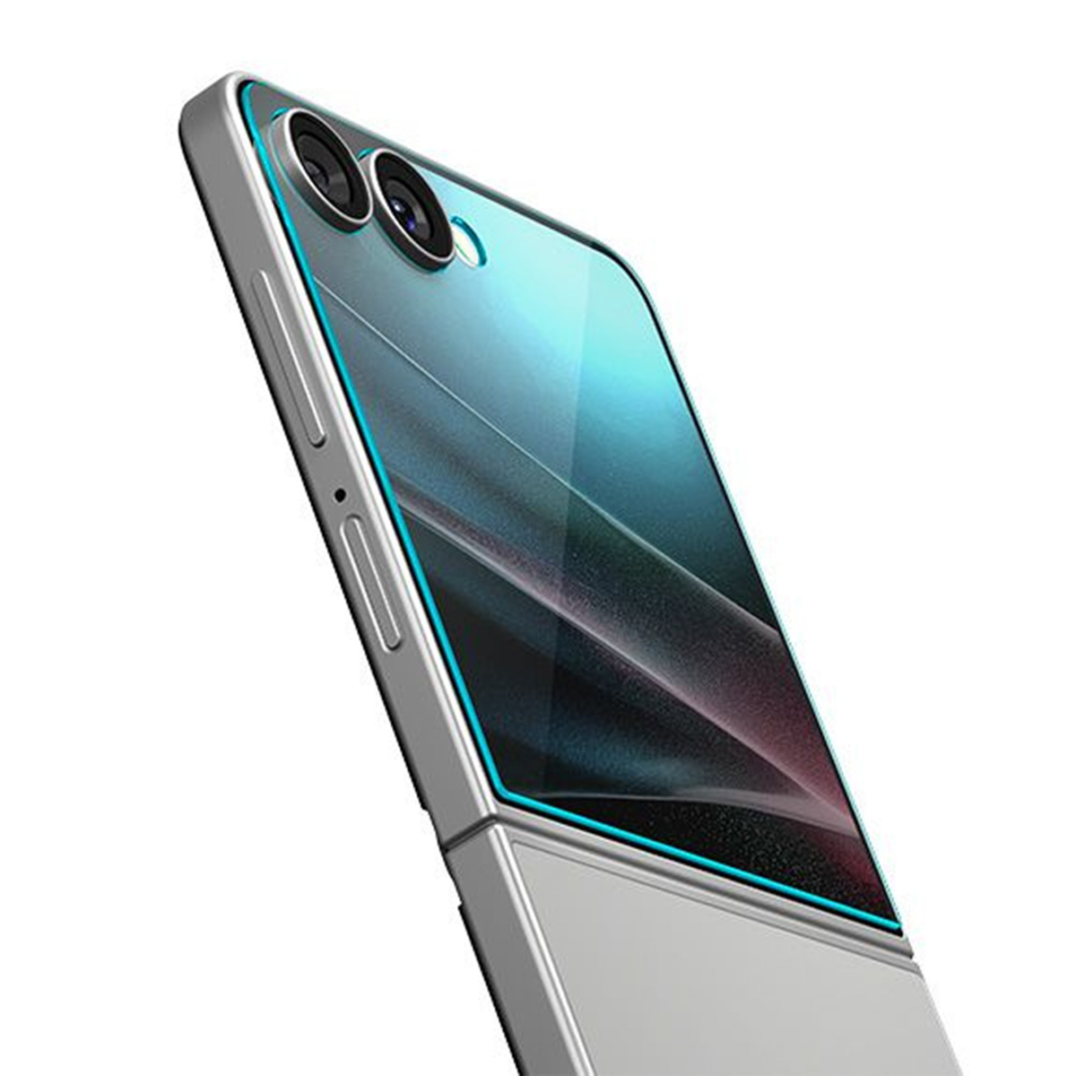 Gros plan sur un téléphone argenté avec protecteur d'écran, sur fond blanc.