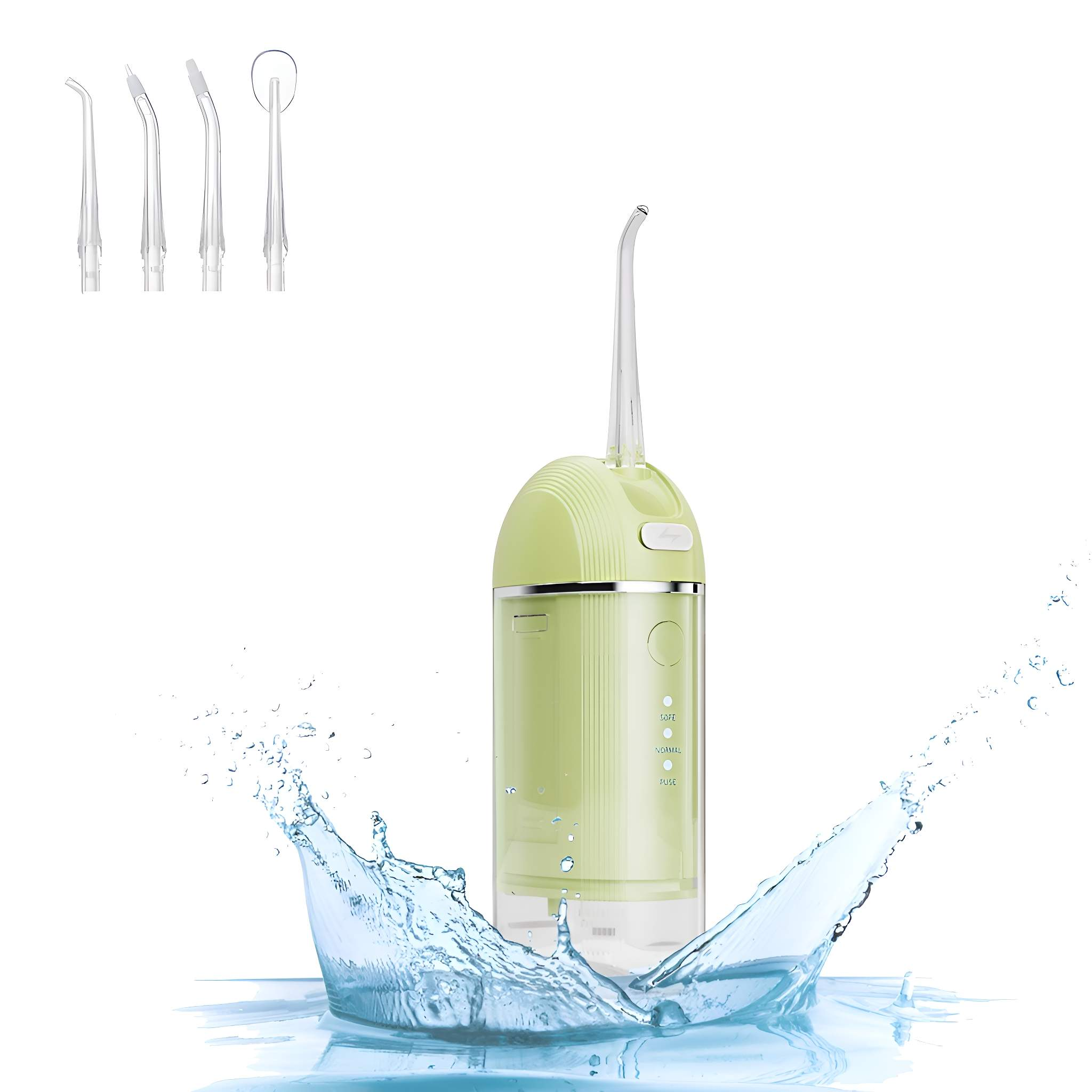 Ein grüner Zahnirrigator mit vier Spitzen und herausspritzendem Wasser, isoliert auf weißem Hintergrund.