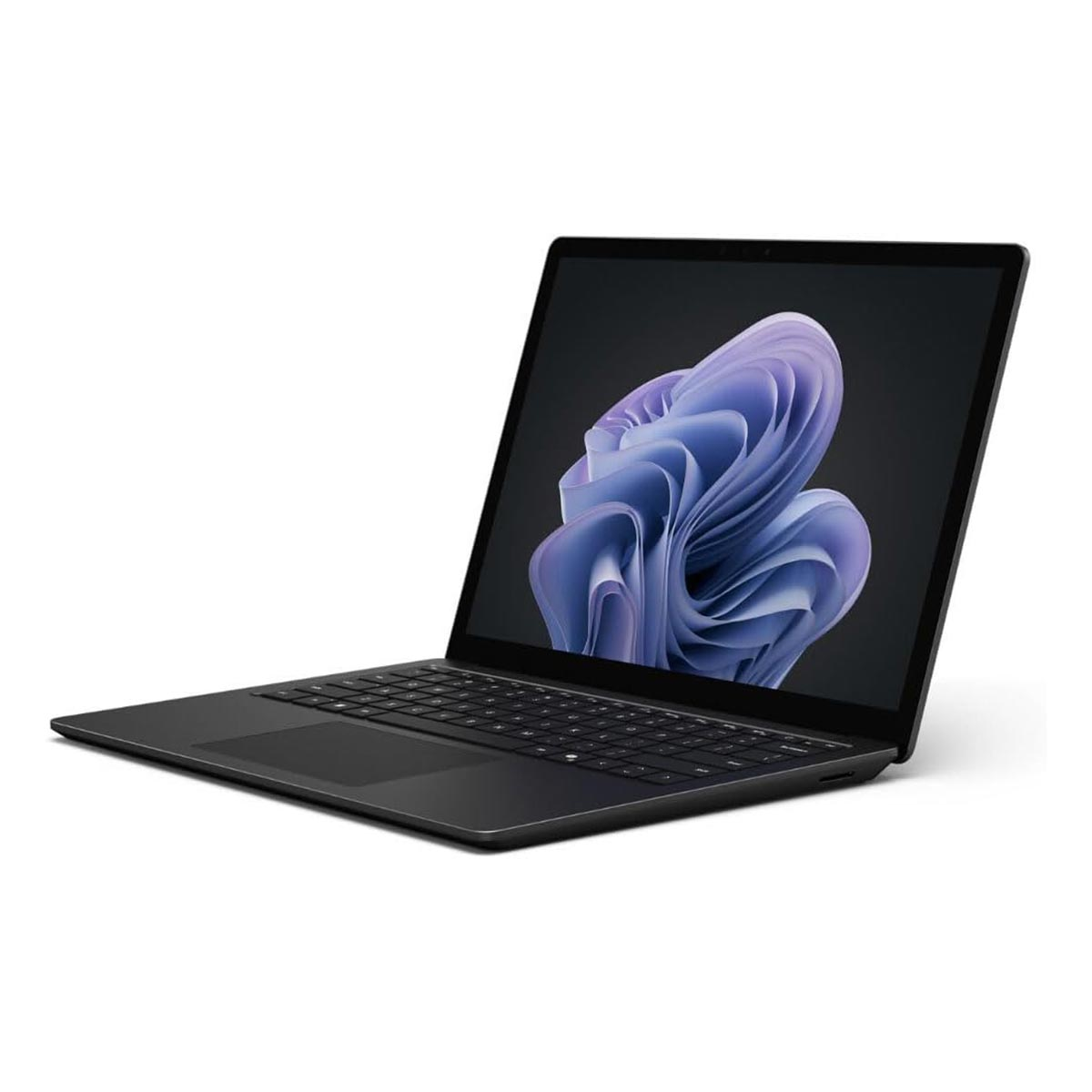 Ein schwarzer Laptop, geöffnet auf weißem Hintergrund. Der Bildschirm zeigt ein lila-blaues Design.