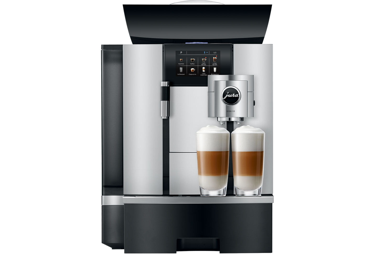 Una macchina da caffè argento e nera, con due bicchieri di latte art. Sfondo bianco.