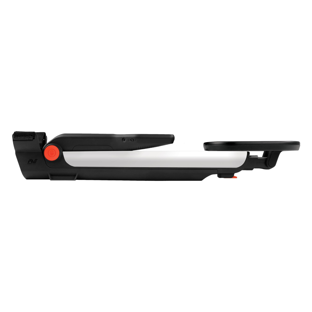 Un metal detector ripiegato. È nero e argento, con un pulsante arancione e un pannello di controllo.