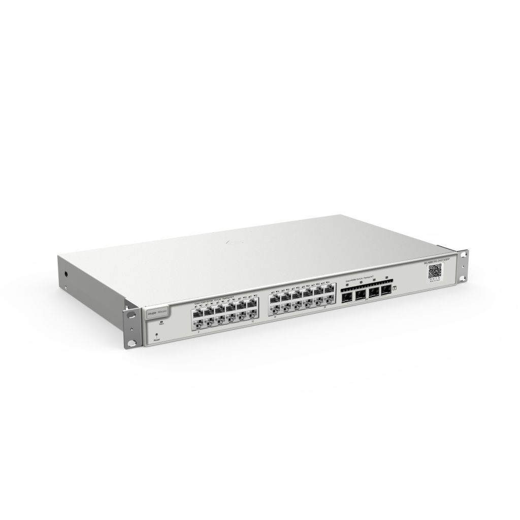 Switch di rete argentato con più porte. Ha una serie di luci e porte di connessione. Isolato su sfondo bianco.